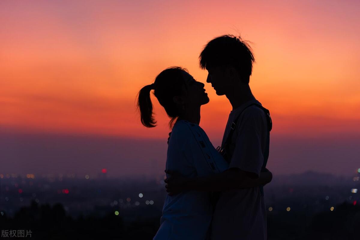 怎么引导前任主动找我们聊天,和前任复合的套路聊天