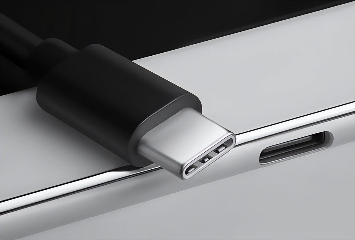 泰裤辣！iPhone15系列改用C口充电，20W真的不限速度？