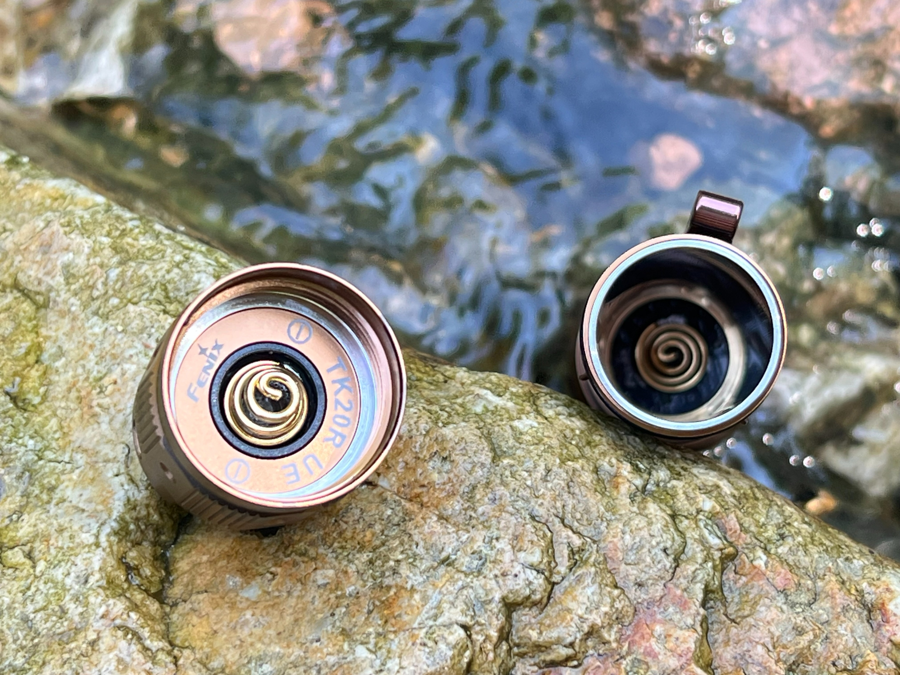 fenixtk22手电评测,fenixtk20uev2.0战术手电