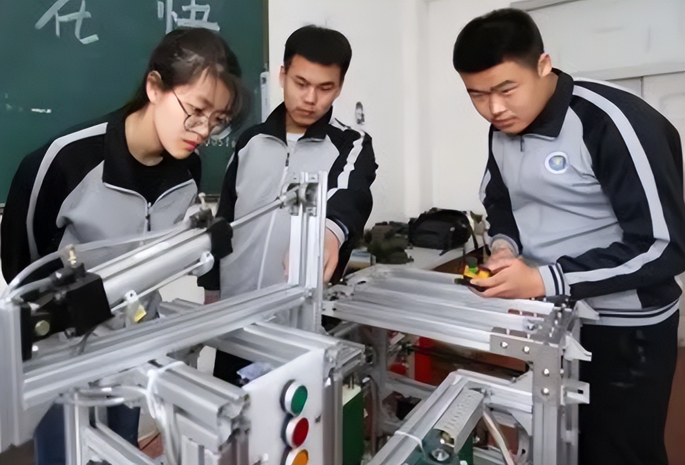 大学就业前景好的10大专业排名,大学就业前景最好的十个专业排名