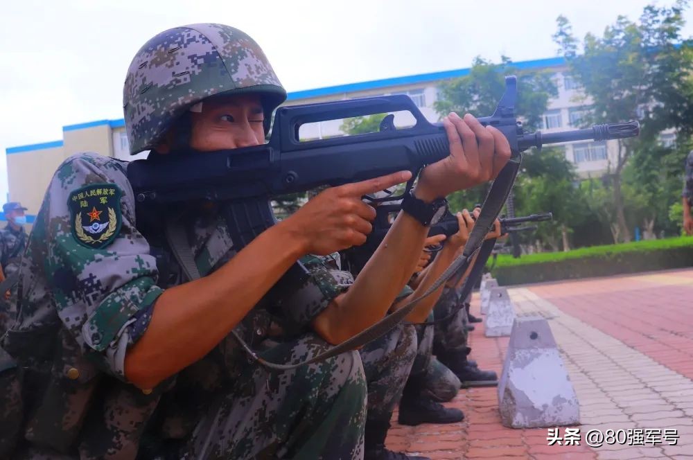 在80集团军部队当兵,很自豪!