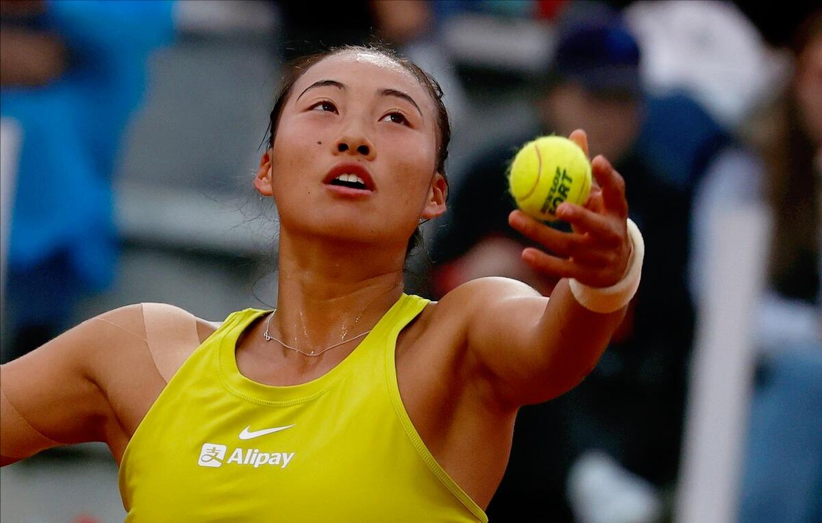 法网郑钦文首轮比赛视频回放,抢十憾负郑钦文无缘法网女单16强