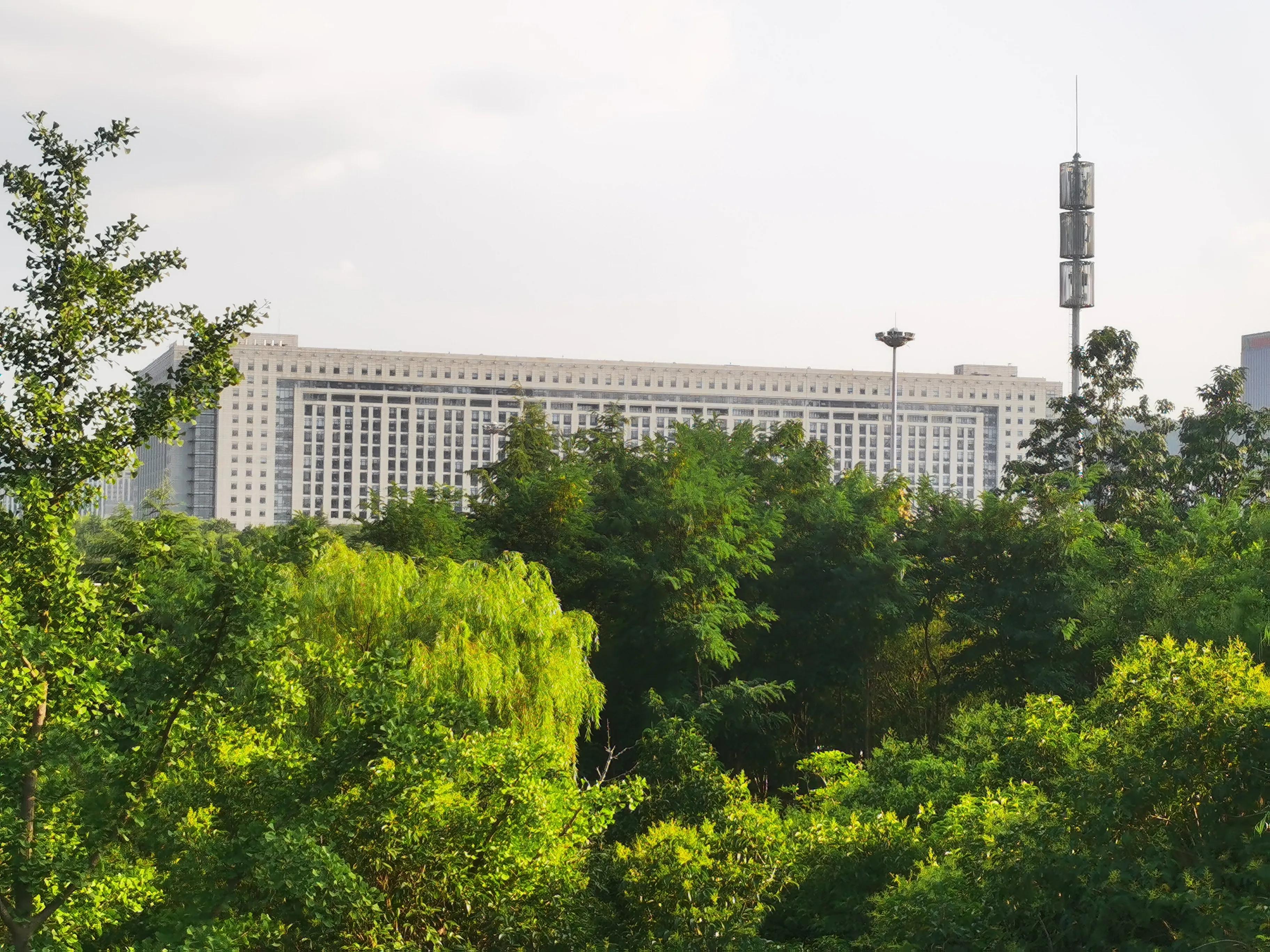 济南二环的楼,济南1700亿的楼