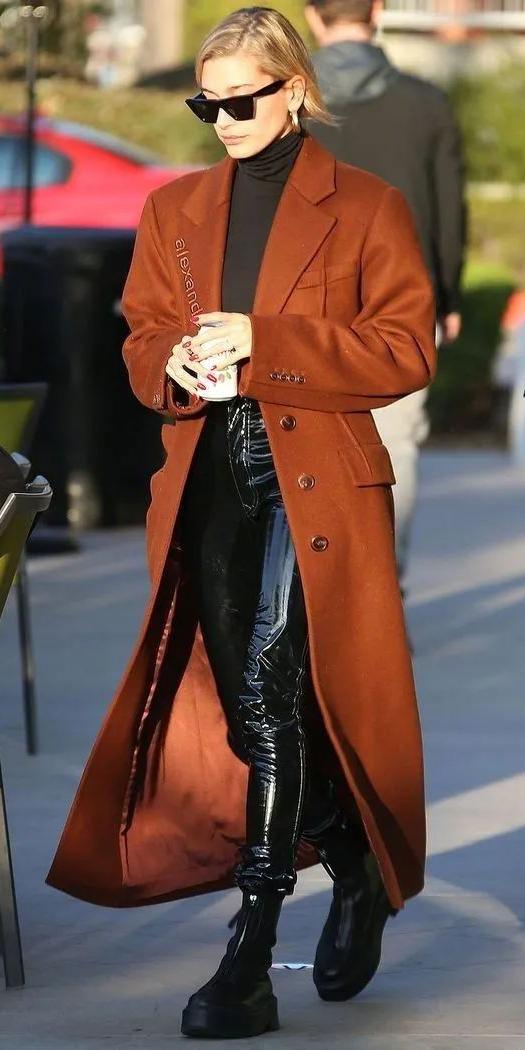 安吉丽娜朱莉大衣,安吉丽娜朱莉的冬季大衣街拍