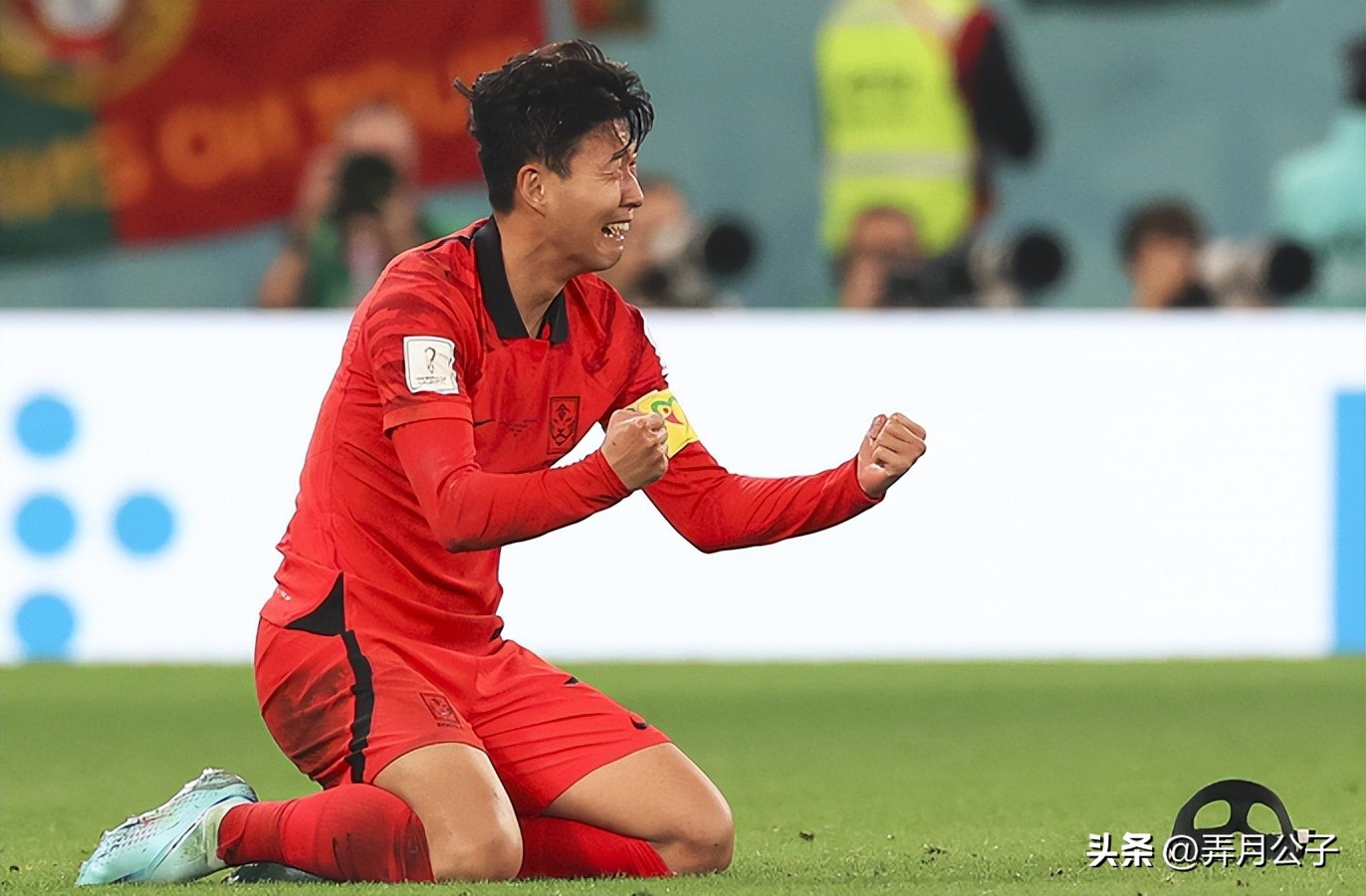 中国足球遭西媒羞辱,日韩杀进世界杯16强,第一大国却在家看直播