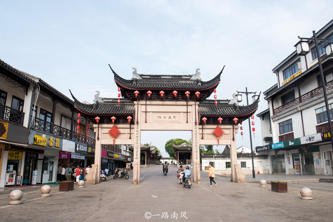 苏州甪直古镇开放了吗,苏州甪直古镇和周庄古镇哪个好玩