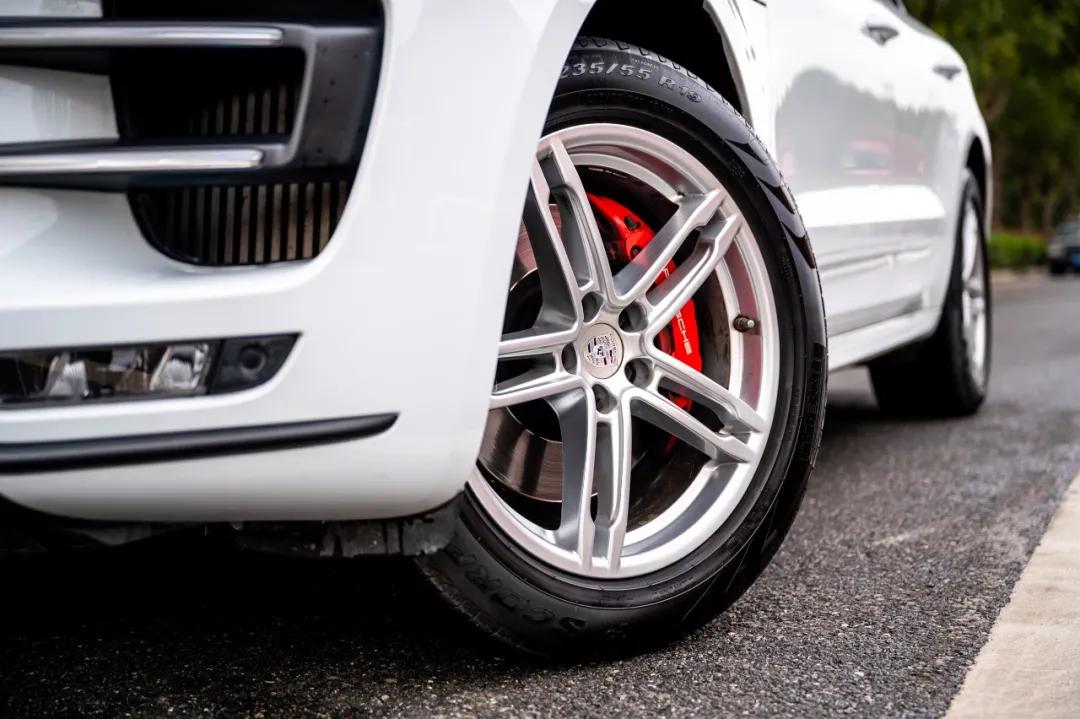 macan turbo二手车多少钱 (macan turbo 3.6t优缺点)