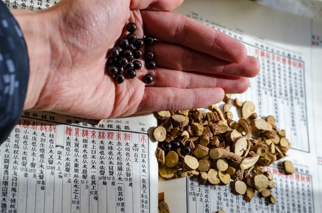 清热银花糖浆治疗新冠,润肺解毒止咳化痰汤治疗新冠