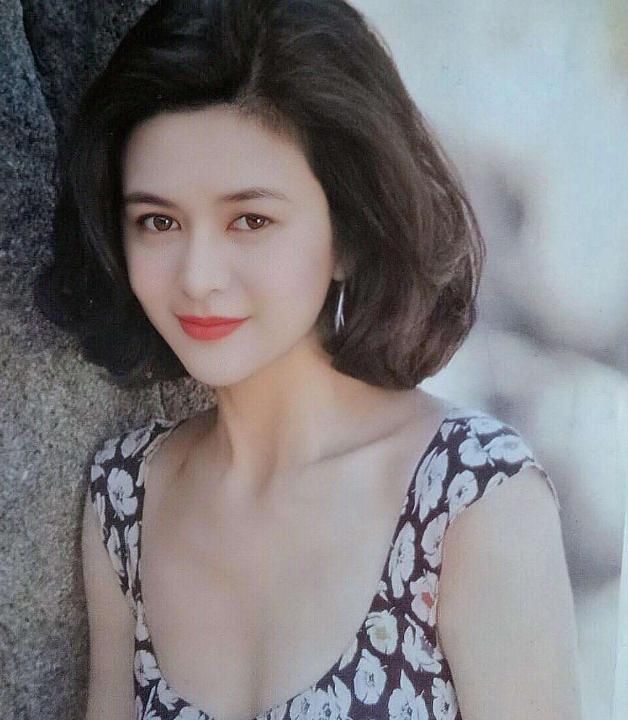 女明星扮嫩图片大全,扮嫩女明星年轻时