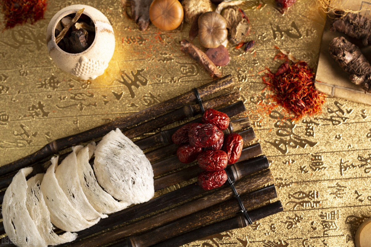 盆腔炎不过是湿热之邪蕴滞罢了，两方合用，疏肝健脾，清热除湿