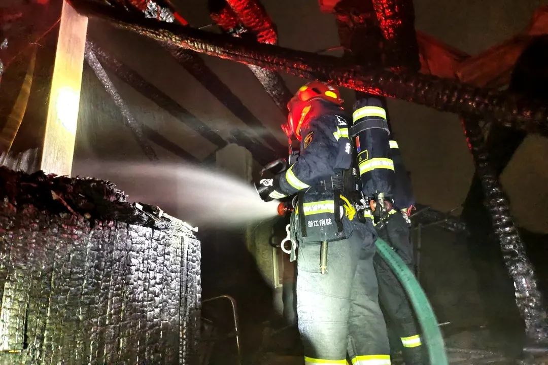 一时生气！女子深夜竟做出如此行为，这可使不得啊...