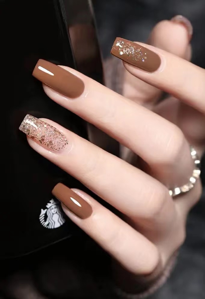 超级好看的三款美甲教程来啦,五彩美甲如何涂出高级感