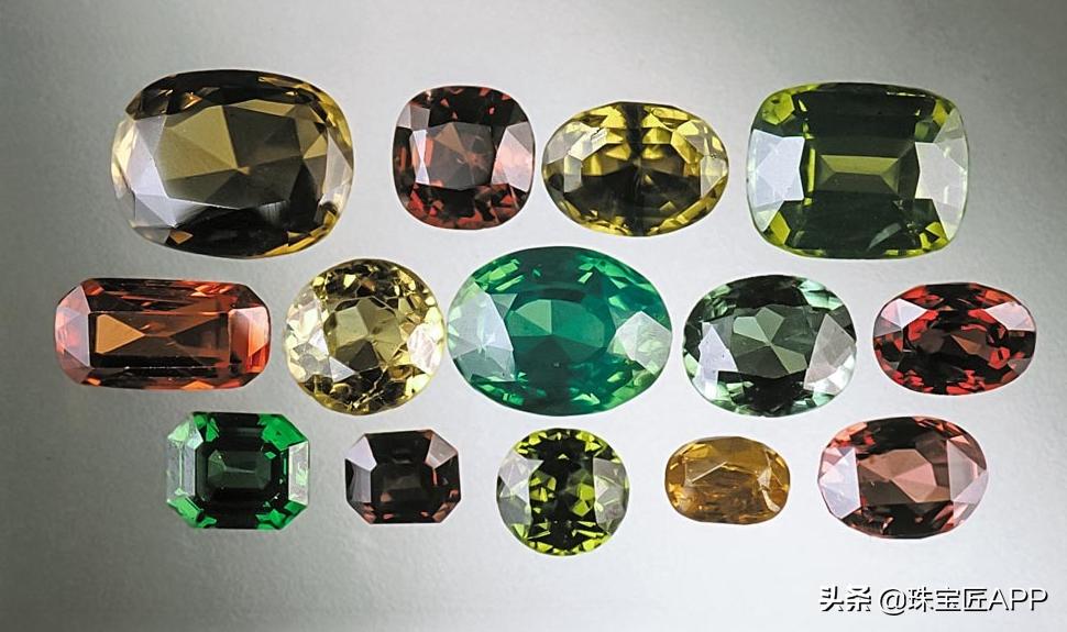 天然锆石有火彩吗,真正的天然红锆石长什么样