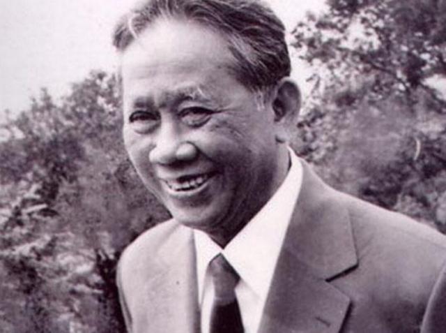 对越反击战前夕，*小平邓**一句“幽默”的话，让百万苏军按兵不动