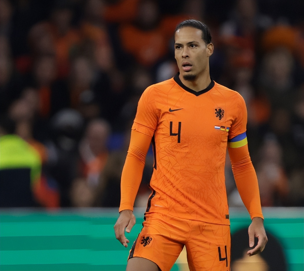 范戴克为什么被踢出国家队,范戴克世一卫视频