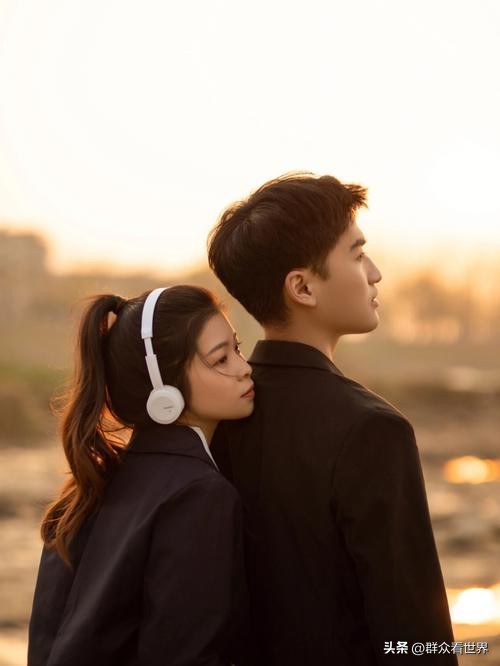 跟男朋友初次见面聊什么话题,跟男朋友聊什么话题增进感情