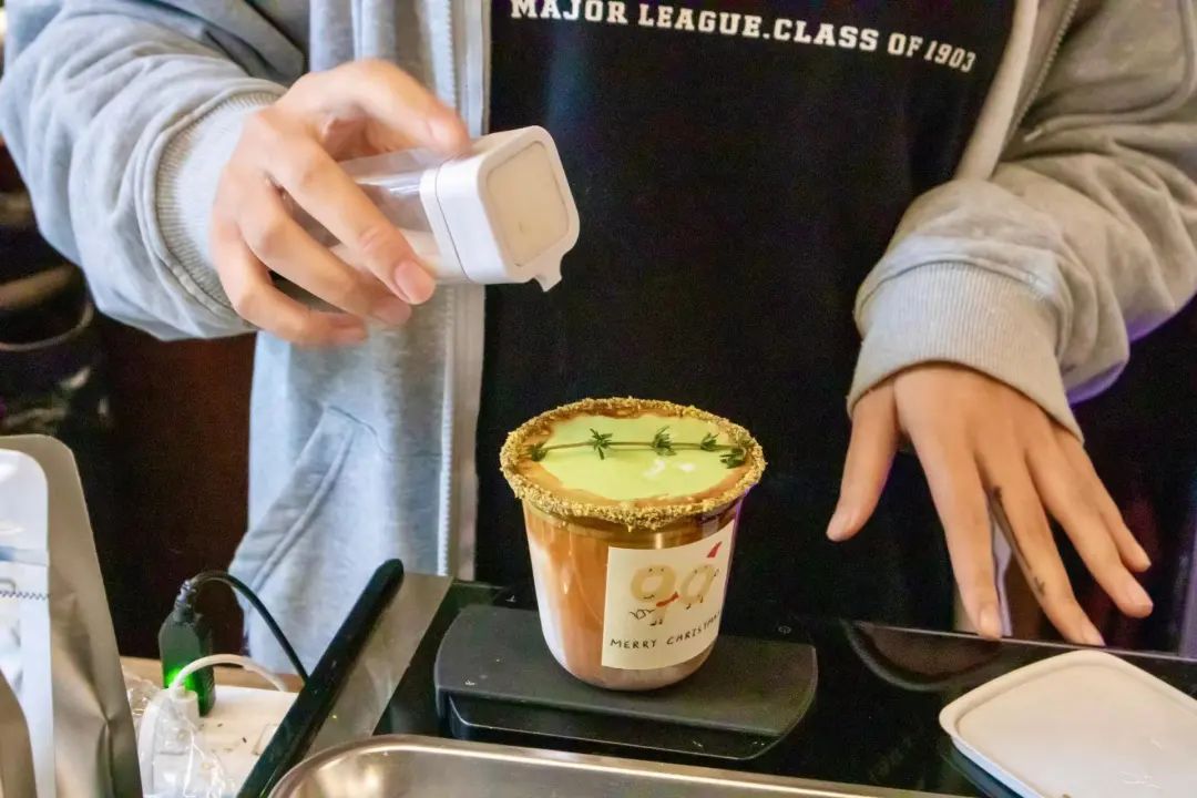 在这座充满松弛感的城市里，喝了两天咖啡