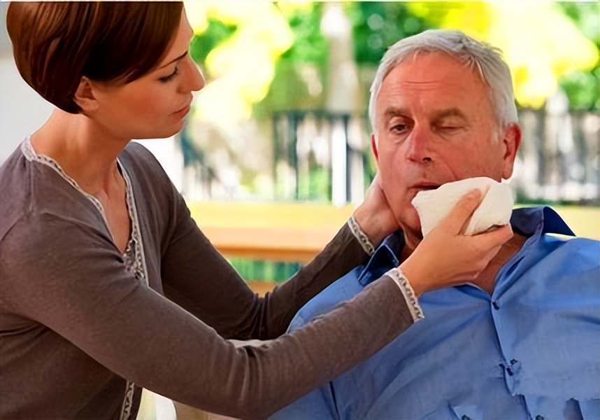 老年人血管堵塞最怕三种食物,4种食物让血管干净不堵塞