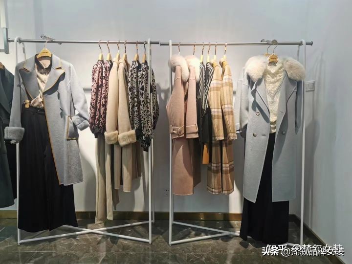 桦南县梵叙女装品牌集合店,梵叙女装全国连锁门店线下同步