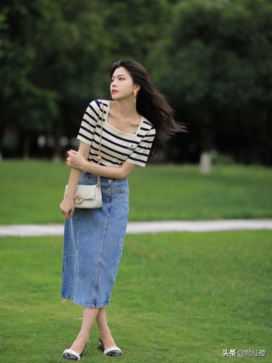 条纹针织衫街拍搭配,条纹针织衫怎么穿搭