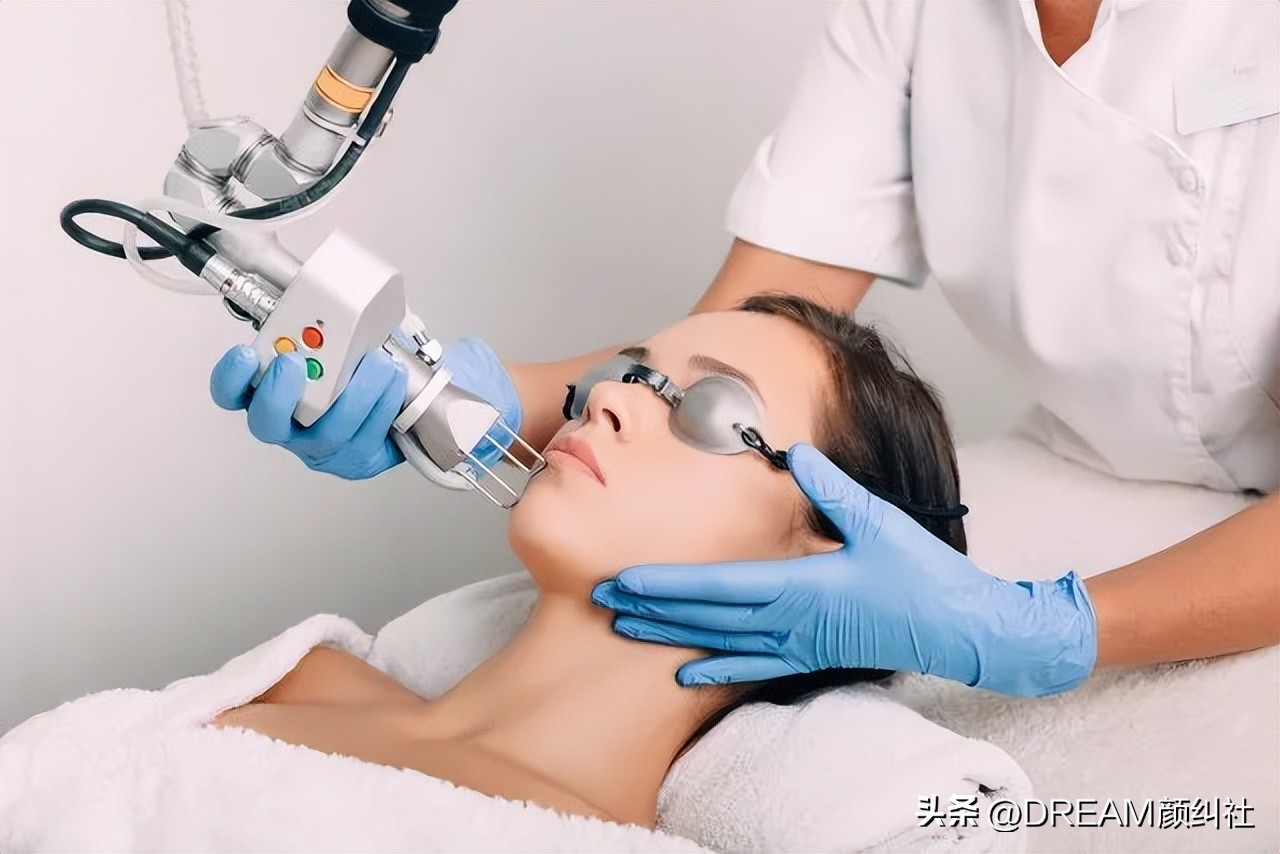 毛孔粗大如何改善用什么护肤品,怎样改善毛孔粗大有黑头的问题