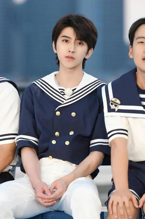 《跑男》停播风波升级，蔡徐坤消息持续爆出，baby宋雨琦或被波及