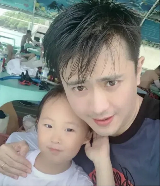 杨帆和妻子李枫哪年结的婚,杨帆妻子李枫简介