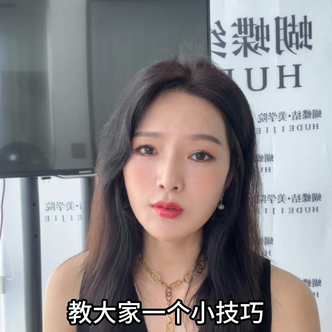 深圳市美容化妆美甲纹绣培训学校,零基础学化妆美甲培训学校推荐