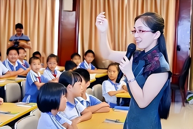 旗袍老师胡红梅,胡红梅老师事件过程