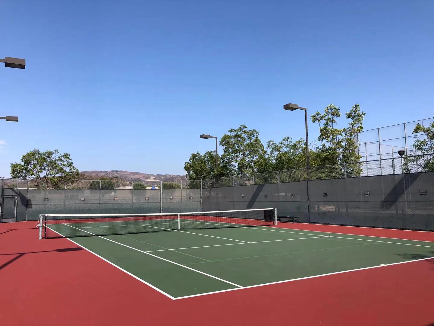 尔湾有多少华人定居,尔湾华人富人生活