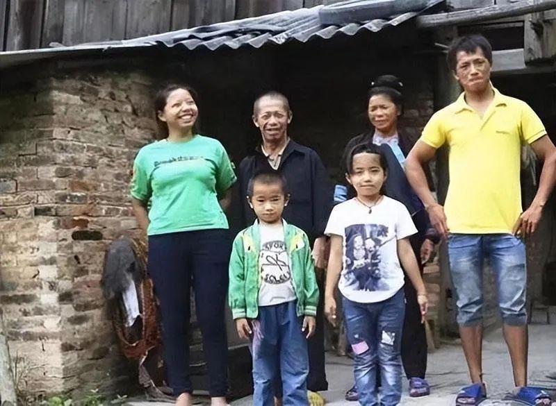 石奶引年轻时照片,石奶引被谁发现的