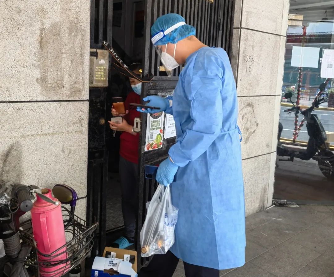 连接居委和群众的桥梁,社区党支部书记架起党群连心桥