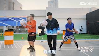 周杰伦足球事件,周杰伦用手玩足球被罚红牌了吗