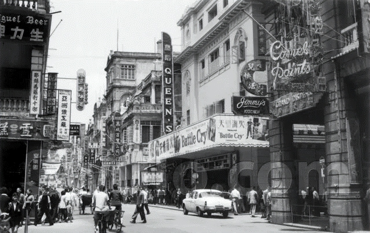 1997年香港回归前夕，英军处处阻挠挑衅，邓公七个大字霸气回应