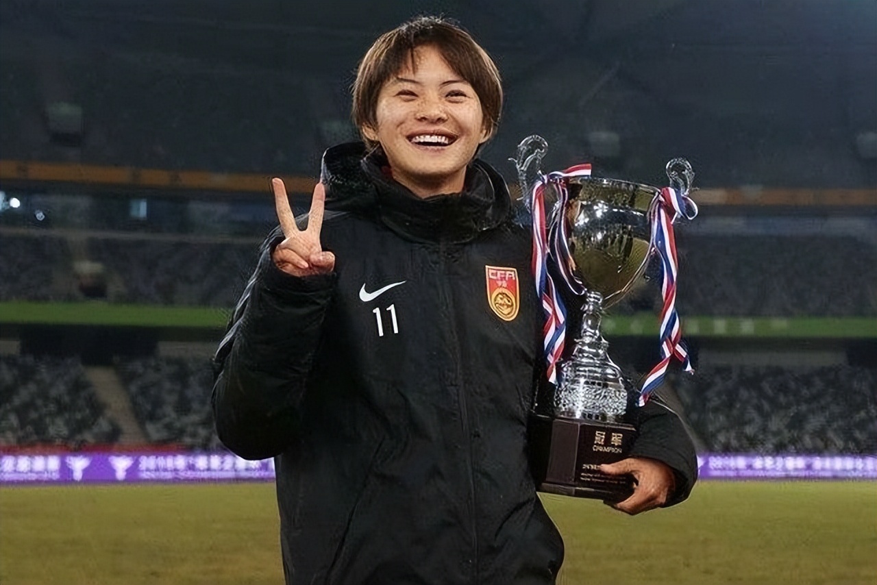 女足王霜我们从来没有放弃,女足王霜再度留洋