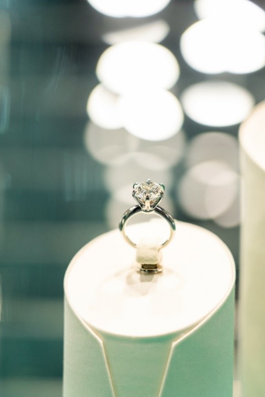 缤纷艺趣，尽享欢愉2022蒂芙尼节日季限时体验空间璀璨开启