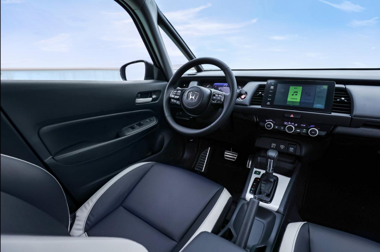 新飞度比老飞度空间更大,新飞度两款车型哪款更值得买