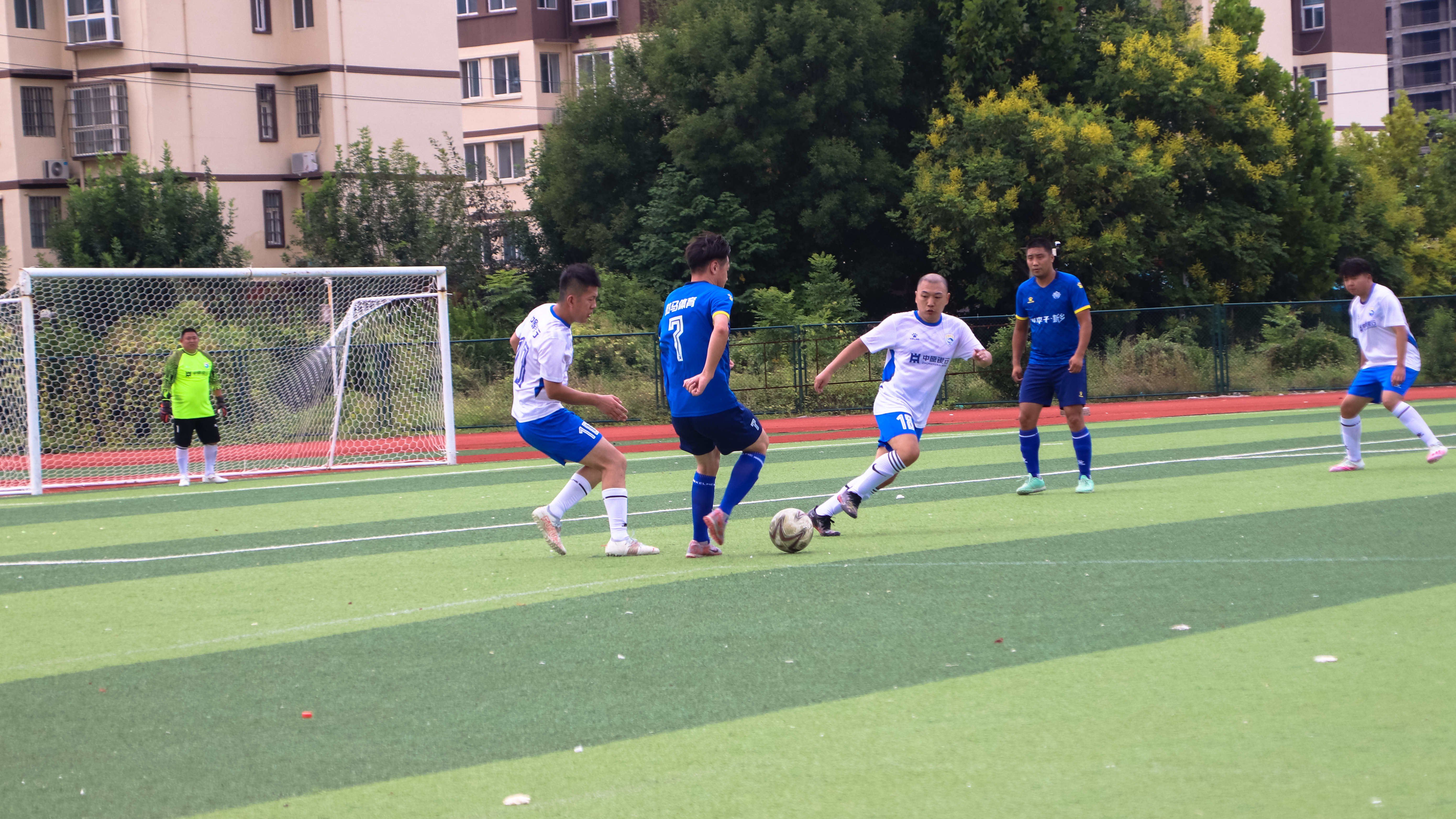 新乡足球锦标赛,新乡足球业余联赛比赛