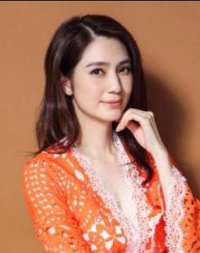 张丹峰洪欣风波后首次合体亮相,张丹峰怀柔拍戏