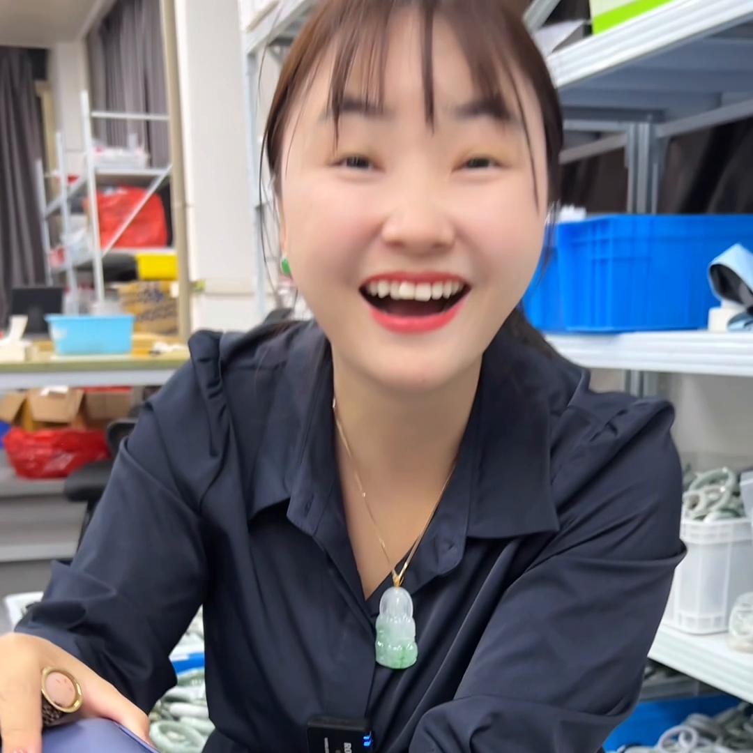 3000块的盲盒,30000块钱的翡翠盲盒