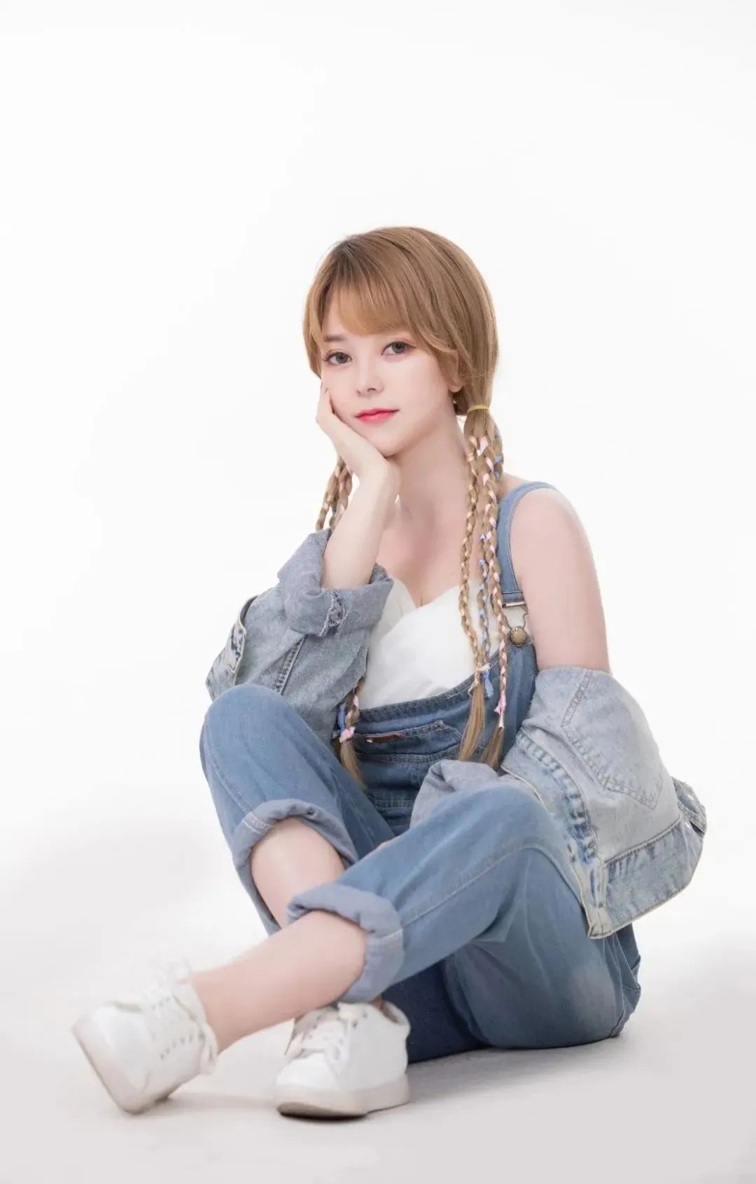 周一萌抖音,周一萌和声唱歌