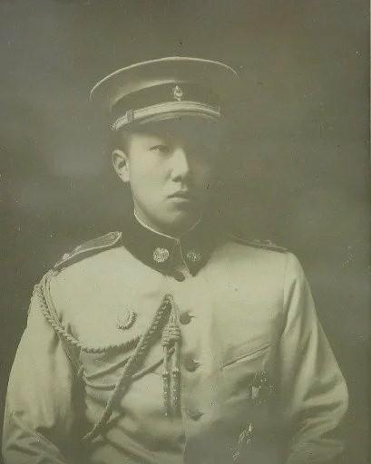 老照片再现!变态的纳粹德国,*光脱**犹太人女人衣服,集体*杀屠**3