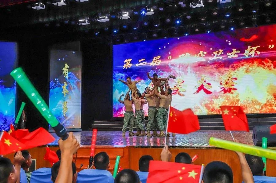 兵哥哥实力炫腹恶作剧,巅峰对决超燃剪辑海军兵哥哥炫腹