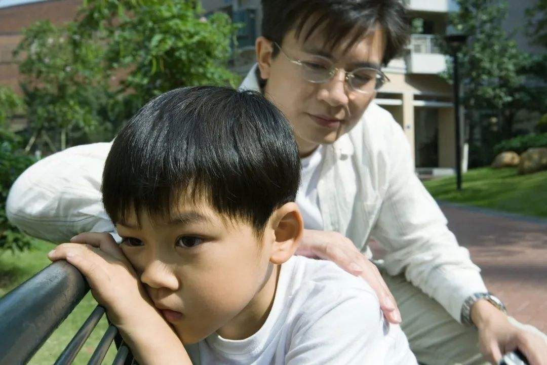 孩子失控不听管教怎么办,孩子无缘无故就闹个不停怎么办