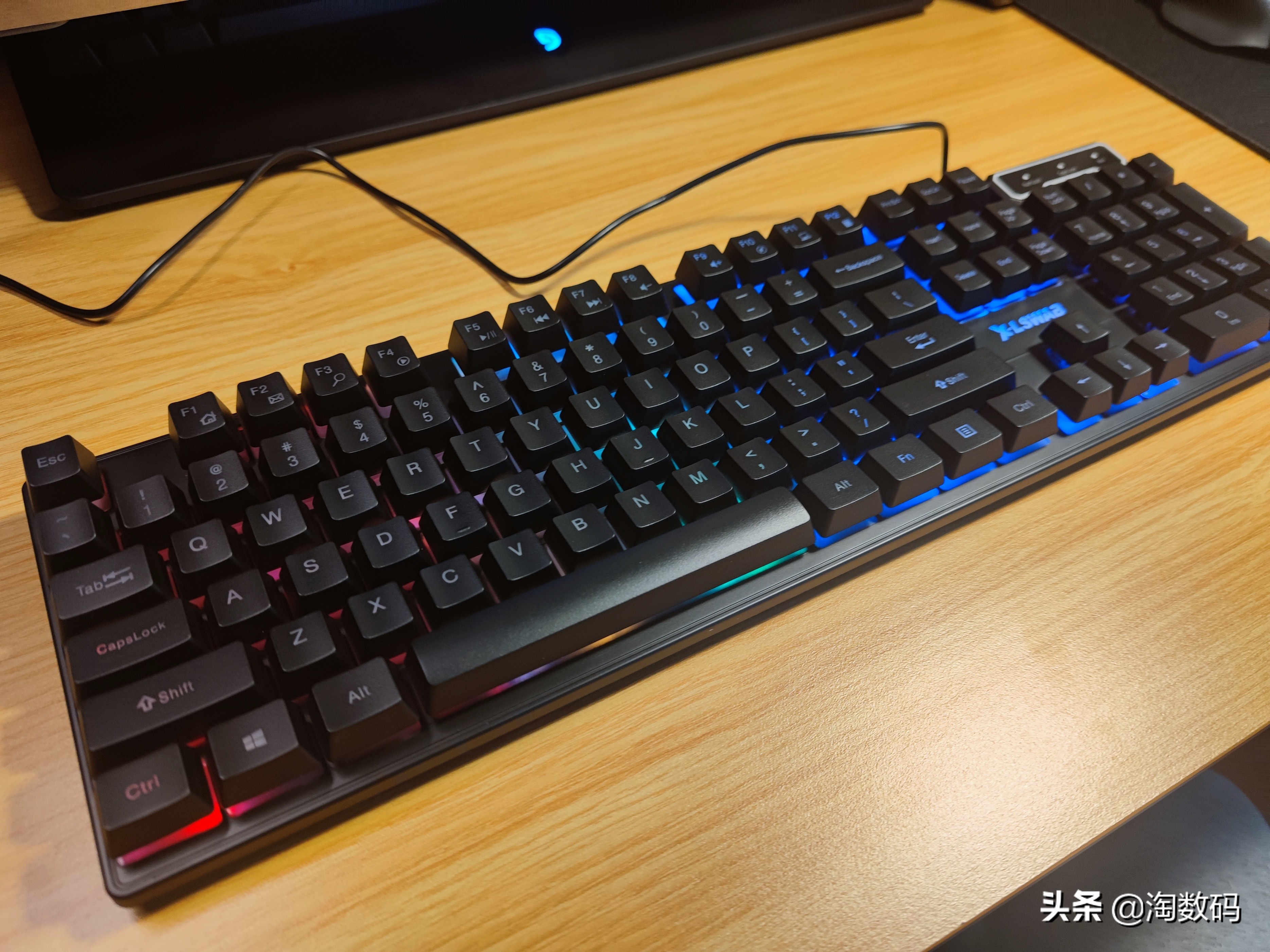 红轴游戏键盘推荐100以下,红轴游戏全键键盘推荐100元以内