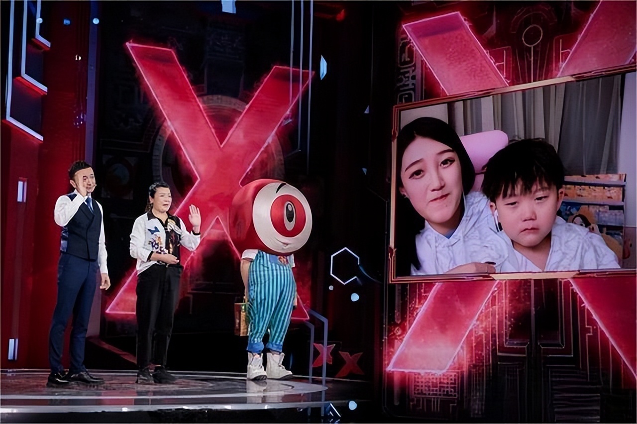 重卡女司机还债,妻子开70吨重卡为夫还债