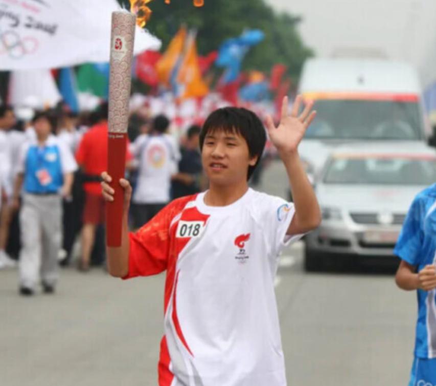 15岁冒死连救7人的汶川地震小英雄，长大后却被判刑12年