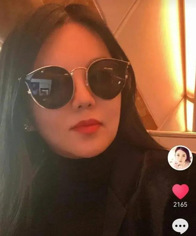 王诗龄李湘出席晚宴,王诗龄李湘王岳伦头等舱