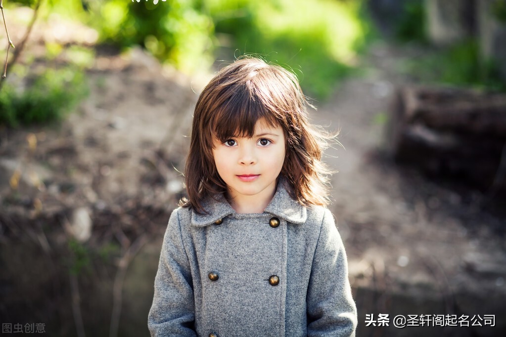 2019年8月31日属猪申姓女孩起名字,宝宝起名大全女孩子的名字