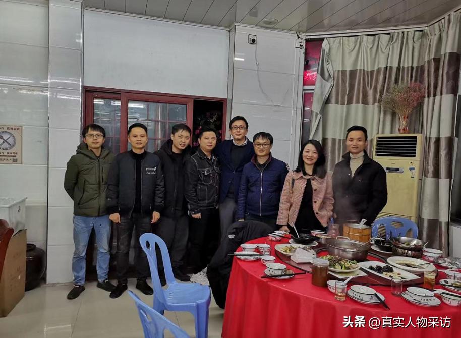 我19岁到日本，裸婚娶日本媳妇，在外面男浴室遇到女人，吓一激灵